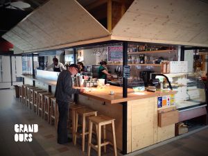 Grand Ours 's bar at Grand Ours in Poitiers