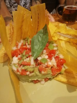 Guacamole y pico de gallo. at Pizza Basta Restaurante in Cambrils
