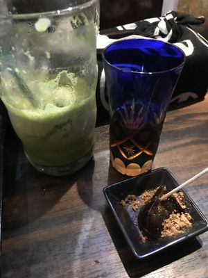 Vegan matcha frappe, ginger peach iced tea palate cleanser & mochi at Shinjukugyoen Ramen Ouka in Tokyo