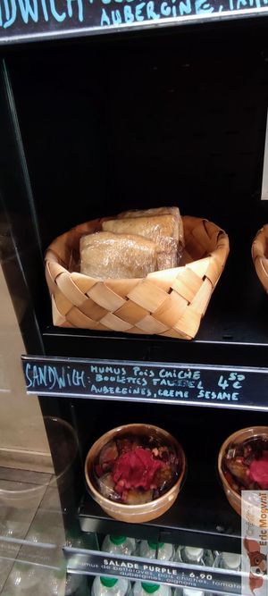 Vegan sandwich and vegan bowl at Vertus in Paris