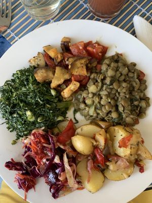 Baked potatoes and apples/red and green cabbage/aubergines with tomatoes/green lentils with spices (delicious) at Bosque in Sintra