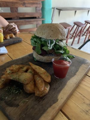 Beet crunch burger so good!  at El Veggie SV - Food Truck in San Salvador