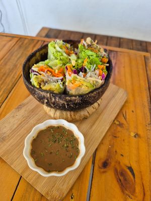 Spring rolls de EL VEGGIE 😉🤍 at El Veggie SV - Food Truck in San Salvador