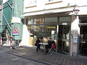 front of Sud, small terrace at Sud - Food of Italy in Bruges