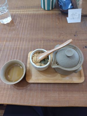 Herb tea and sweet pudding at Kitotoki in Kamakura
