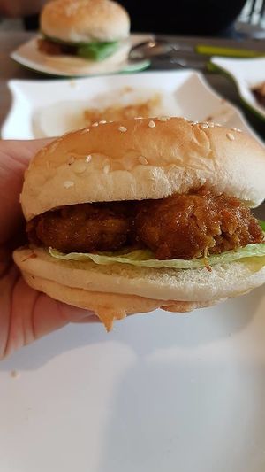 Satay burger
Photo credit to Veg Yuan at SuPerb 素Perb in East Singapore
