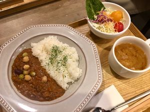 Very spice but really tasty Veggie keema curry + soup + salad. ¥880 at T's Tantan - JR Ueno in Tokyo