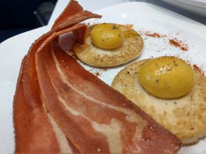 vegan bacon and eggs at Mythology in Toronto