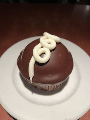 Ho Ho Cupcakee #Veganuary at City O' City in Denver