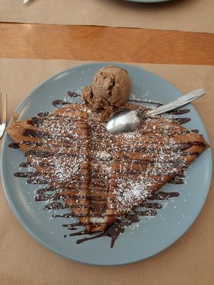 Crêpe vegan choco coco avec glace végétalienne café at Crep'o'rama in Albi