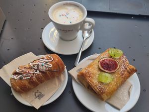 Cannoli and strudel at L'Orto Bistrot in Turin