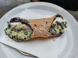 Pistachio canolli at L'Orto Bistrot in Turin