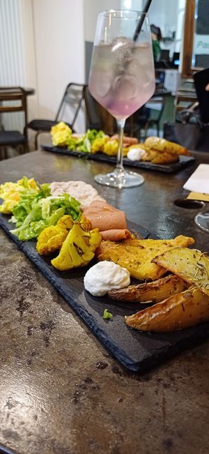 Aperitivo at L'Orto Bistrot in Turin