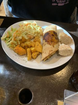 Wrap di ragù veg formaggio veg e riso, insalata russa e zucca al timo  at L'Orto Bistrot in Turin