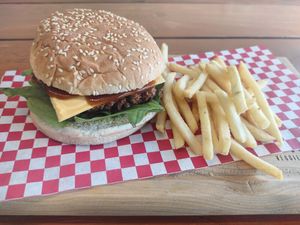 Falafel Tradicional Hamburguer. at Veggie Happy in Queretaro