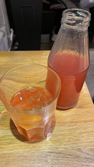 Eistee hausgemacht Granatapfel-Orange  at Max-Moriz in Aarau