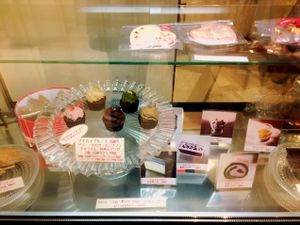 Vegan sweets at MOR Happiness in Tokyo