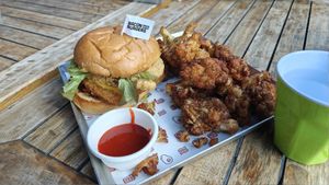 Bacon Bros' "Big Jim Ex girlfriend“ and Fried cauliflower (order separately).


BIG JIM'S EX GIRLFRIEND:
Vegan Fried Chicken, Hash Brown, Vegan Cheese, Coconut Bacon, Lettuce & A at Little High Eatery in Christchurch