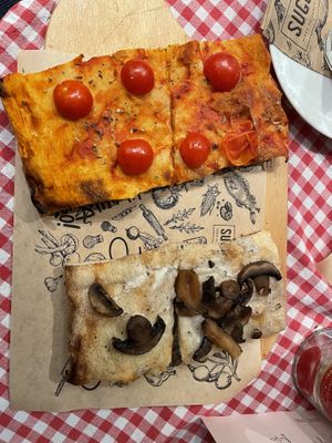 Pizza Bolognese & Champignon Truffel   at Sugo Pizza Al Taglio - Westblaak in Rotterdam