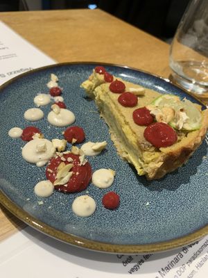 Ligúriai citromos torta #Veganuary at Vegazzi Specialty Pizzeria in Budapest