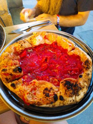 Pizza marinara at Vegazzi Specialty Pizzeria in Budapest