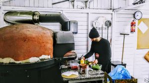 Inside at Vegazzi Specialty Pizzeria in Budapest