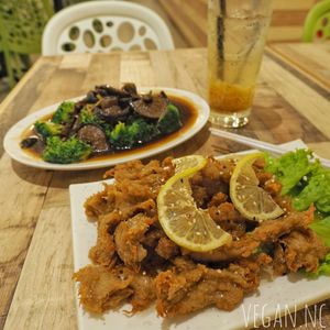 Lemon chicken at Nature Cafe - Suntec City in Central Singapore