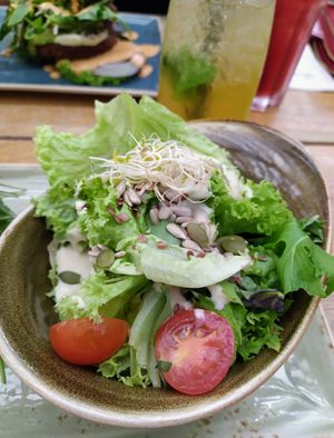 GELEIT salad (side) at Hans im Glück in Central Singapore