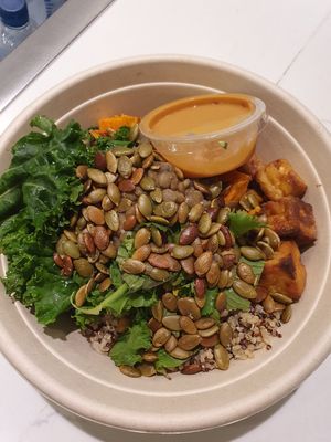 Deliciou Dear Quinoa bowl at Honest Mary's in Austin