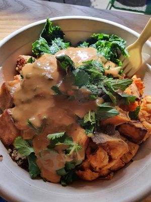 Delicious quinia bowl with peanut dressing at Honest Mary's in Austin