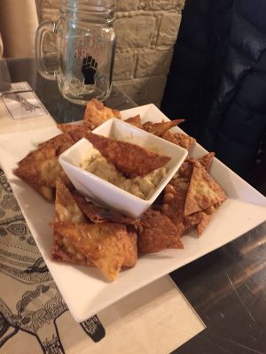 Chips and dip  at Slices in Osaka