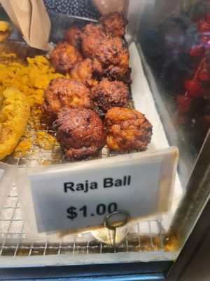 Raja Ball ~ 11/6/22 at Million Star Fried Banana 萬星炸香蕉 in East Singapore