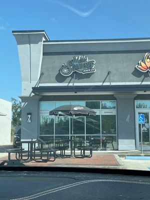 Front entrance   at Main Squeeze Juice Co in Lake Charles