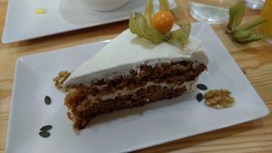 Tarta de zanahoria at Cocome in Sevilla