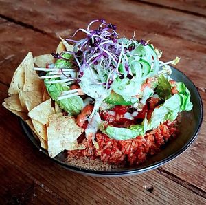 We have 4 different types of bowls on the menu. Come and try our Sexy Mexi! Mexican rice, pico de gallo salsa, avocado, gluten-free nachos and delish toppings! at De Groene Chef in Tilburg