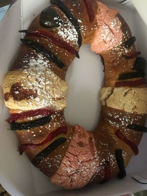 Delicious Rosca de Reyes at Soy Concha Bakery in Santa Ana