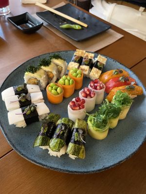 Apresentação linda e comida fresca e gostosa   at Sushimar Vegano in Sao Paulo
