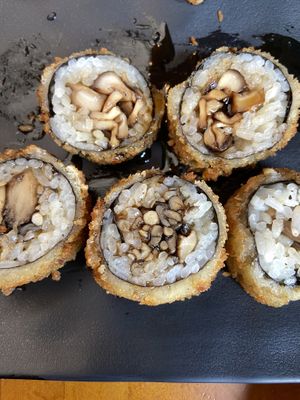 Shimeji hot rolls  at Sushimar Vegano in Sao Paulo