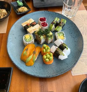 alguns dos sushis do rodízio at Sushimar Vegano in Sao Paulo