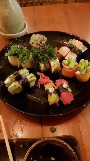 Prato de sushi no rodizio at Sushimar Vegano in Sao Paulo