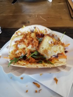 Vegetarian taco with paneer at Deli Linz in Linz
