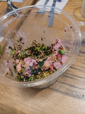 Pink salade at Wild & The Moon - Opéra in Paris
