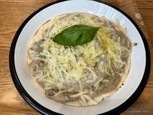 Truffle pizza  at Wild & The Moon - Opéra in Paris