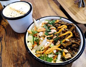 Jack's bowl + Golden Latte at Wild & The Moon - Opéra in Paris