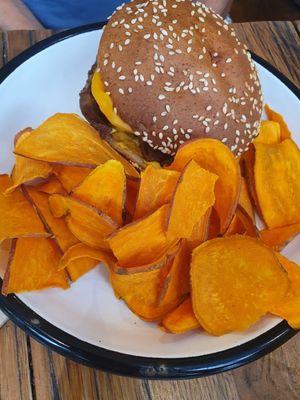 Burger at Wild & The Moon - Opéra in Paris