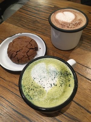 Matcha latte, chocolate chaga et cookie  at Wild & The Moon - Opéra in Paris