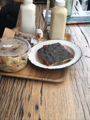 Bread& salad at Wild & The Moon - Opéra in Paris