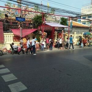accross the road from this temple at Phranakorn Vegetarian Food in Bangkok
