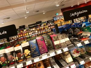 sweets at denn's Biomarkt - Hasenheide in Berlin