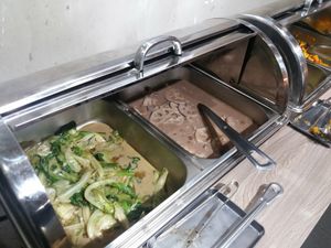 Buffet selection at Mei Gui Yuan 梅貴緣 in Kowloon